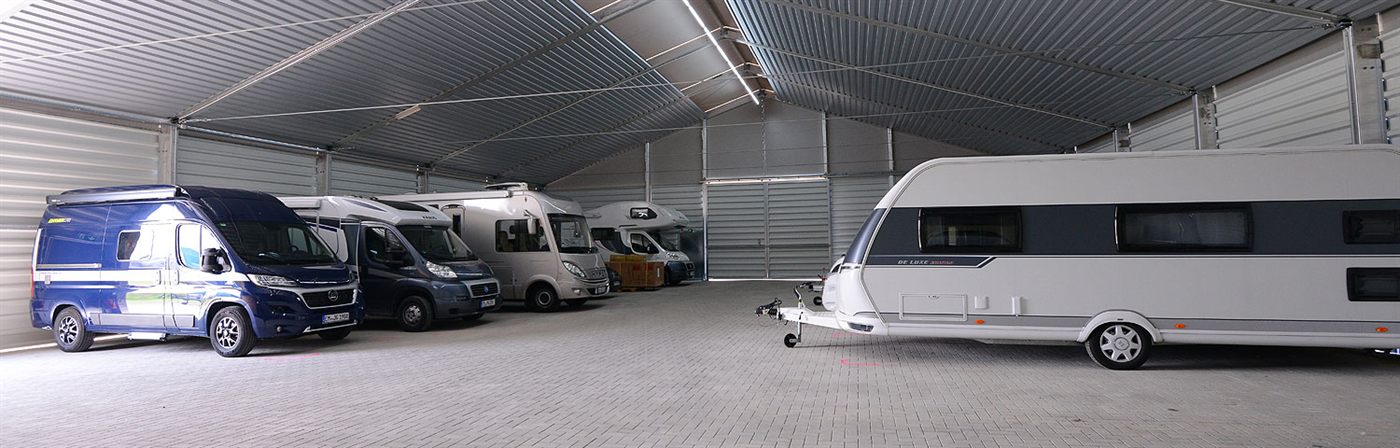 Überdachte Stellplätze für Wohnmobile und Wohnwagen